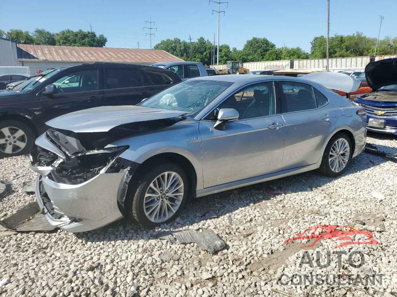 TOYOTA CAMRY 2018 - 4T1B21HK9JU005525