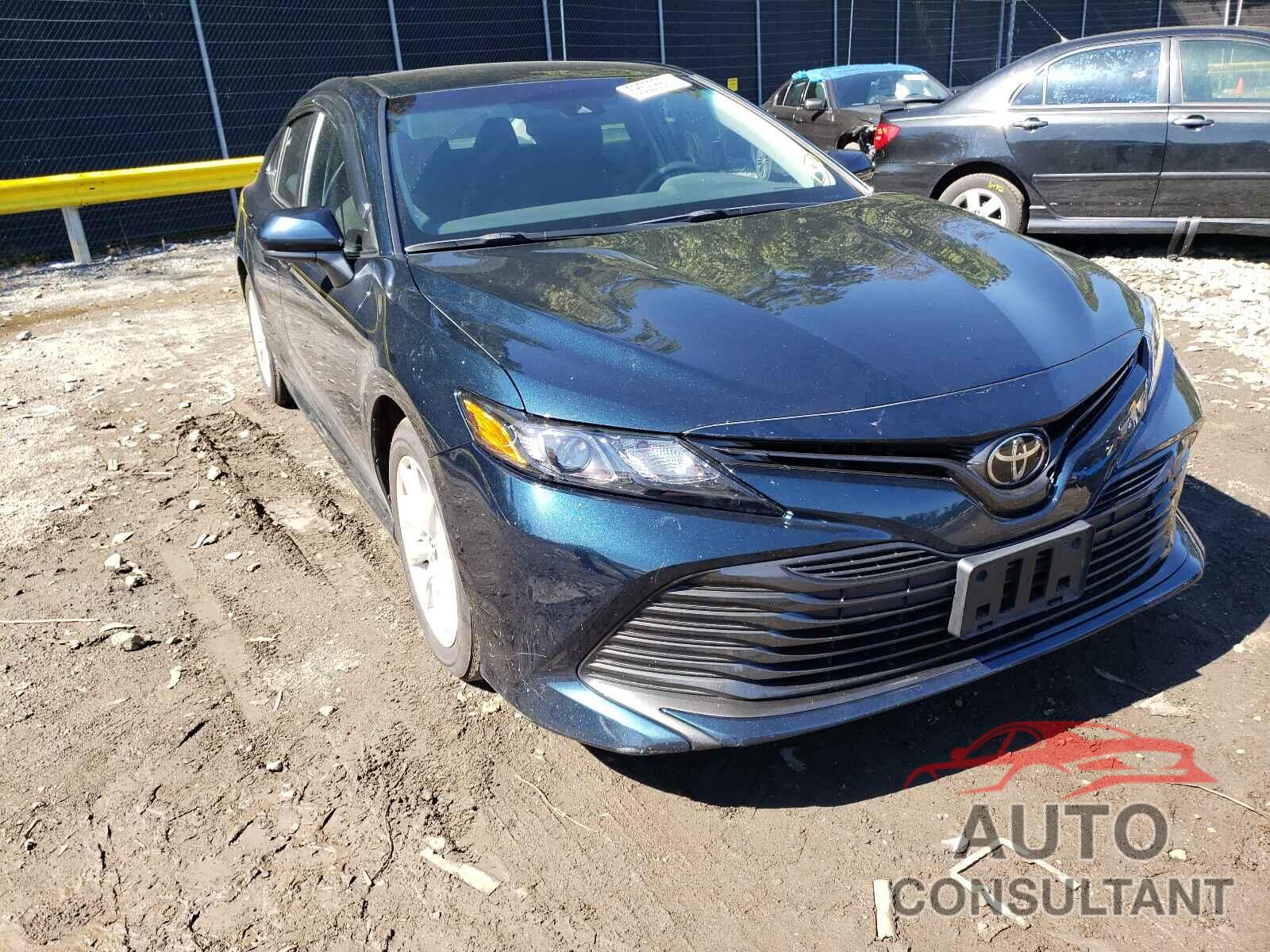 TOYOTA CAMRY 2018 - 4T1B11HK1JU599126