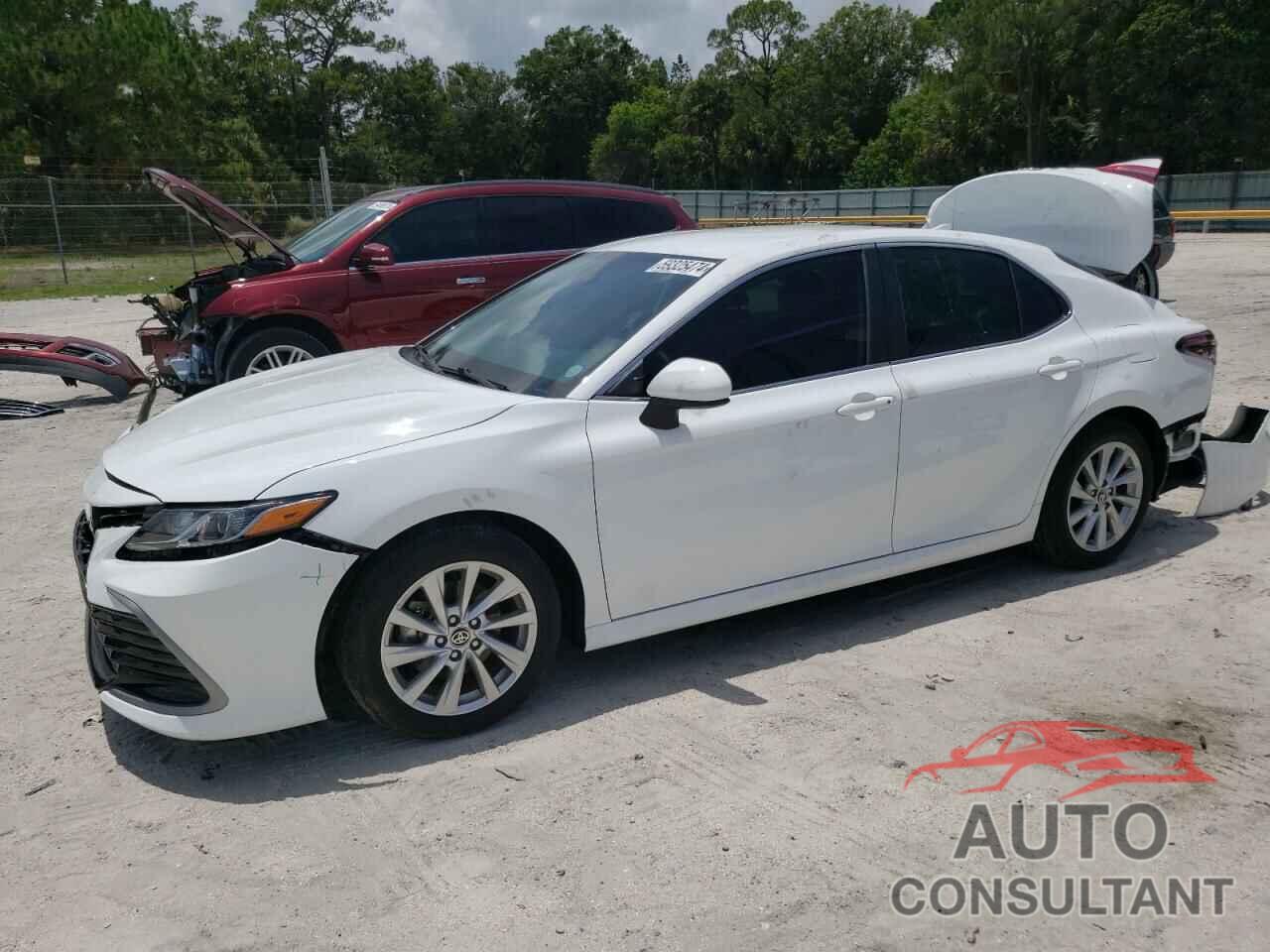 TOYOTA CAMRY 2021 - 4T1C11AK6MU561216