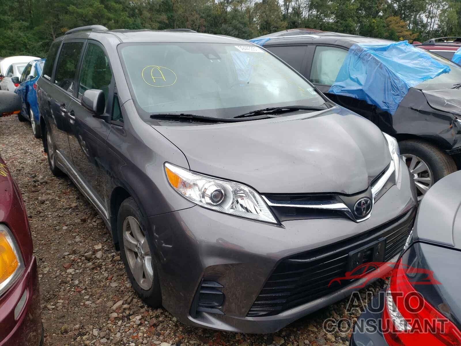 TOYOTA SIENNA 2018 - 5TDKZ3DC8JS958242