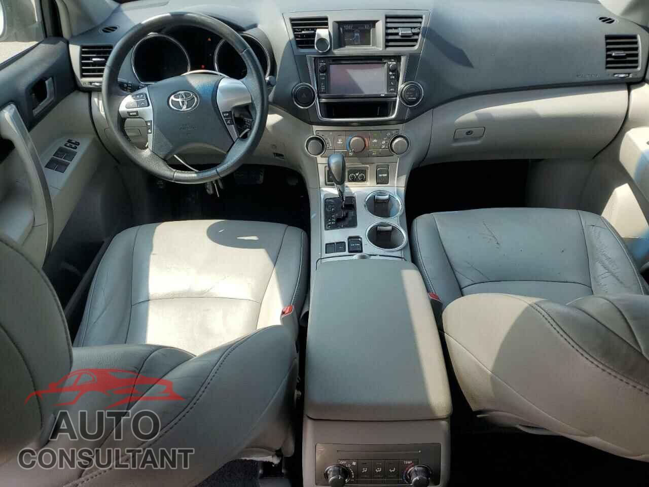 TOYOTA HIGHLANDER 2013 - 5TDZK3EH8DS106085