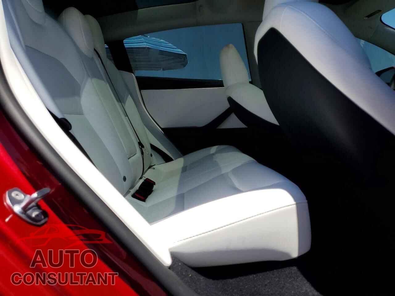 TESLA MODEL 3 2025 - 5YJ3E1EA5SF012901
