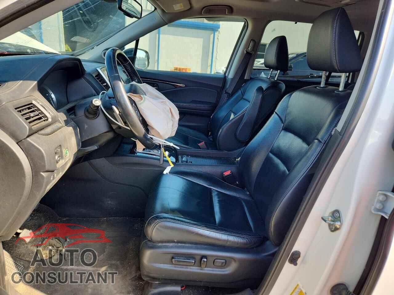 HONDA PILOT 2018 - 5FNYF6H93JB065628
