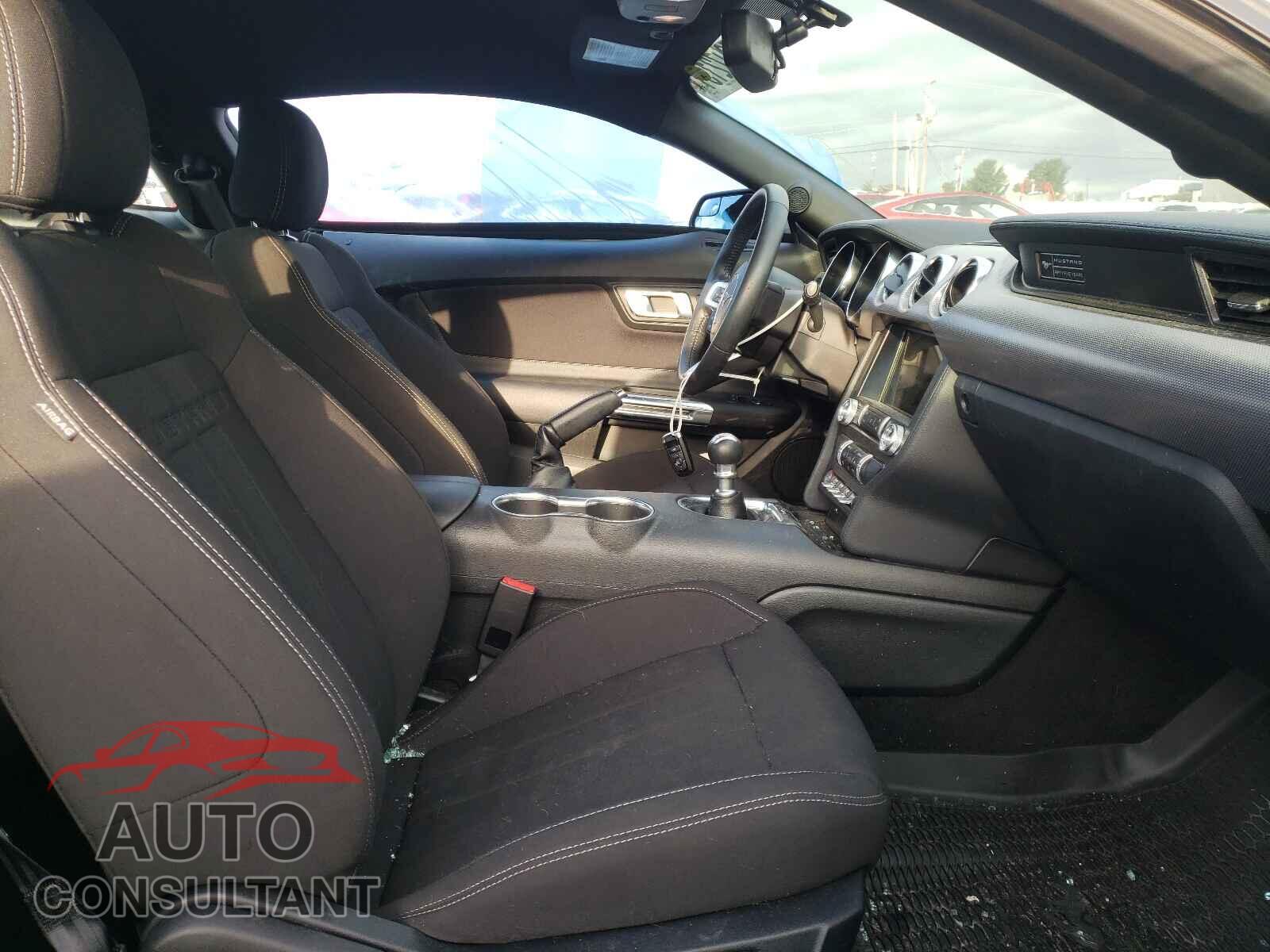 FORD MUSTANG 2020 - 1FA6P8CF5L5129904