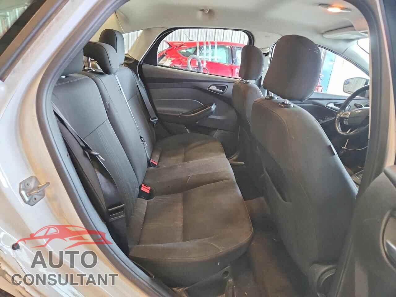 FORD FOCUS 2017 - 1FADP3F20HL239636
