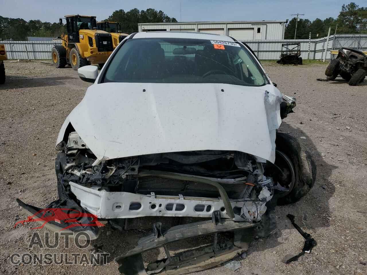 FORD FOCUS 2015 - 1FADP3F29FL289254