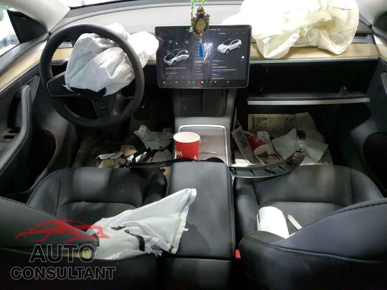 TESLA MODEL Y 2023 - LRWYGDFD9PC967633