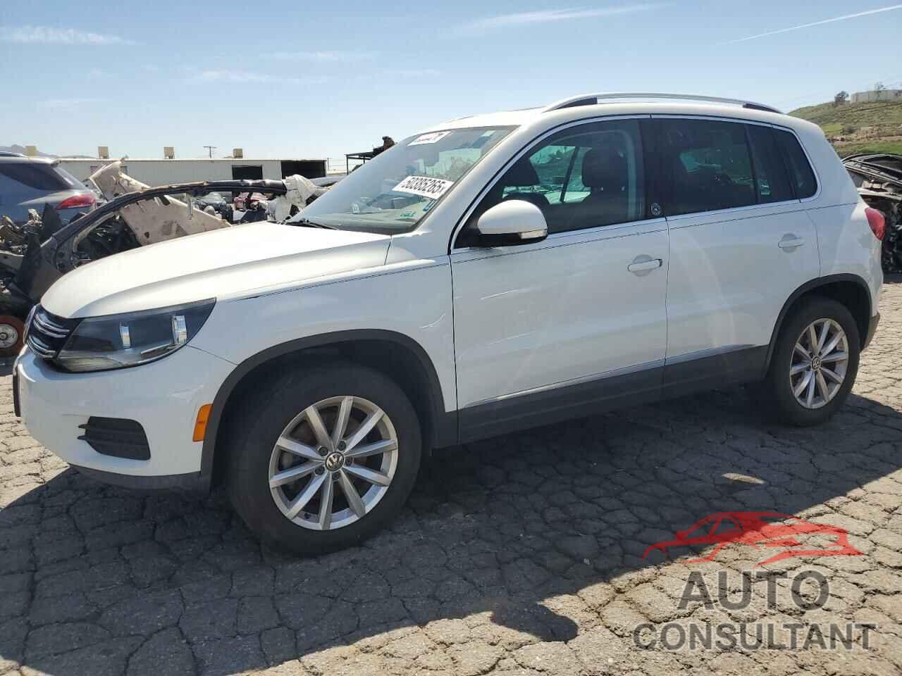 VOLKSWAGEN TIGUAN 2017 - WVGRV7AX8HK028850