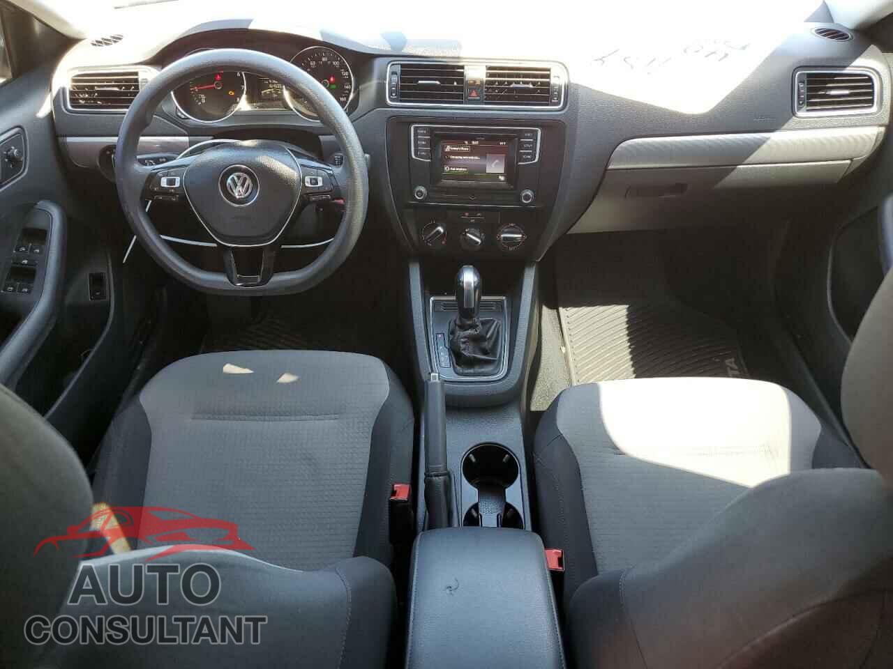 VOLKSWAGEN JETTA 2017 - 3VW2B7AJ9HM366290