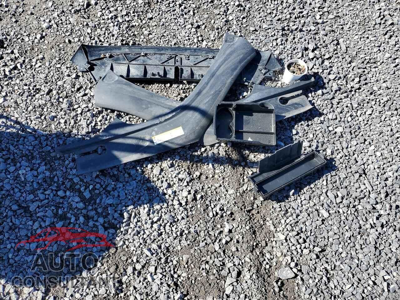 TESLA MODEL X 2016 - 5YJXCBE27GF021807