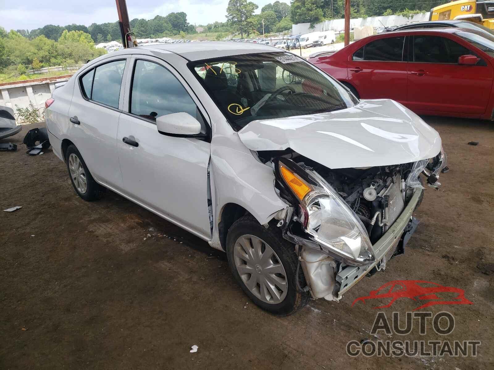 NISSAN VERSA 2018 - 3N1CN7AP6JL829861