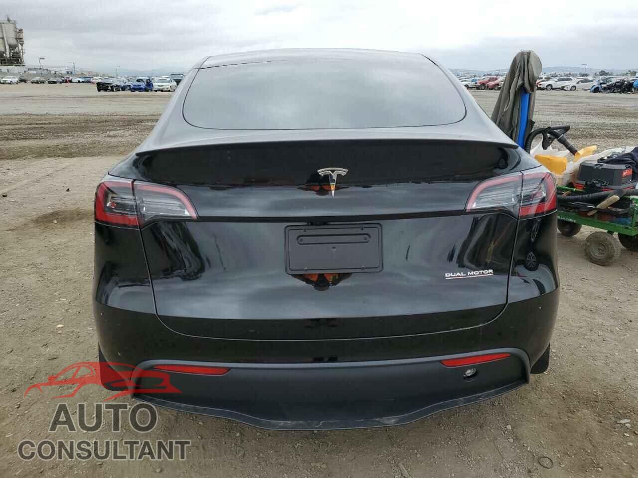 TESLA MODEL Y 2024 - 7SAYGDEF2RF059362