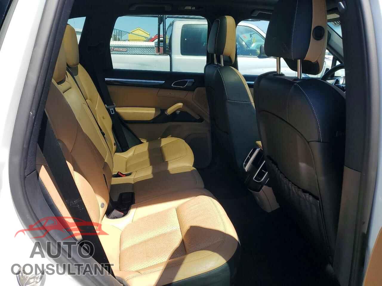 PORSCHE CAYENNE 2016 - WP1AA2A21GLA06426