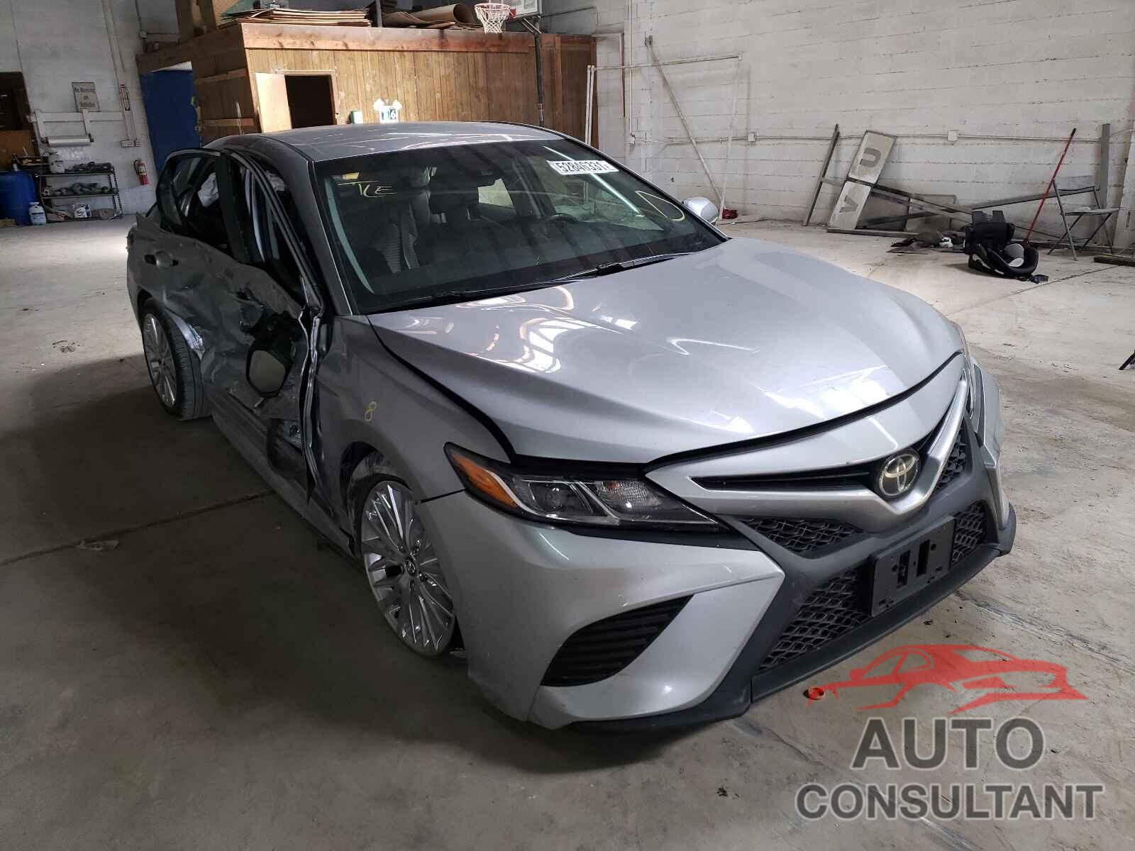 TOYOTA CAMRY 2018 - 4T1B11HK2JU582495