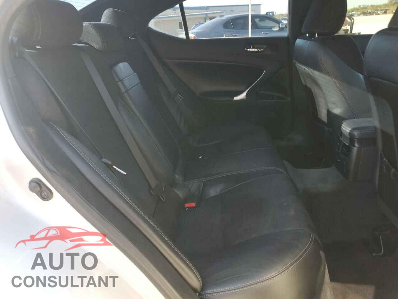 LEXUS IS 2011 - JTHBF5C28B5149052