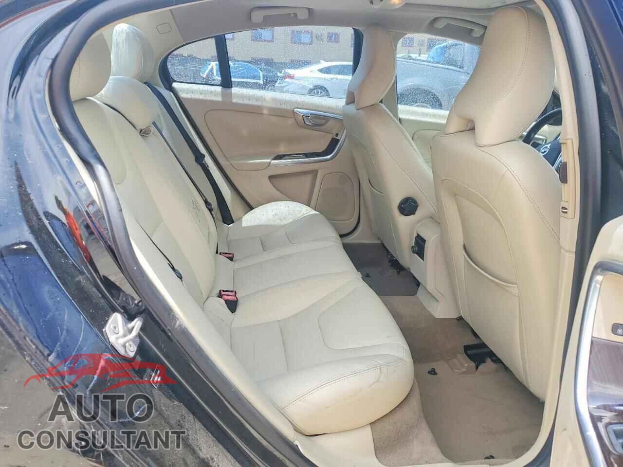 VOLVO S60 2015 - YV140MFD6F1318902