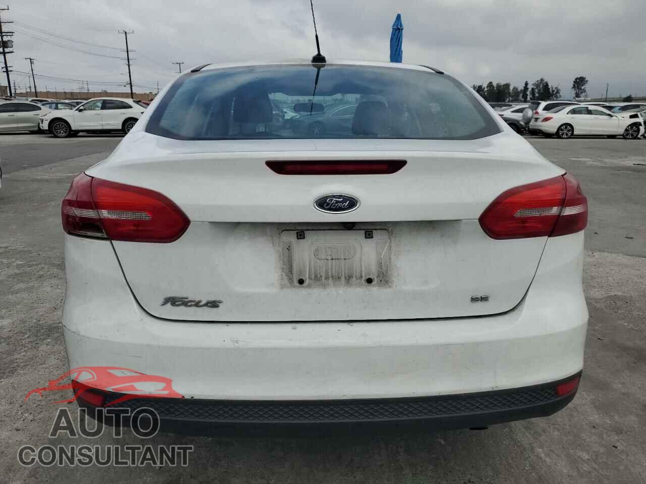FORD FOCUS 2017 - 1FADP3F27HL217567