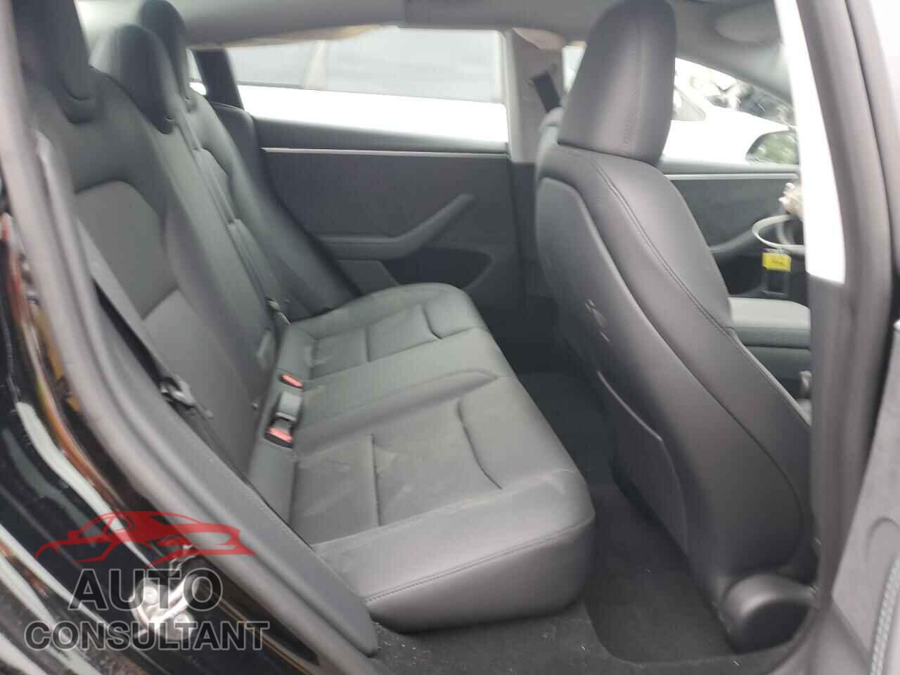 TESLA MODEL 3 2024 - 5YJ3E1EB4RF808428