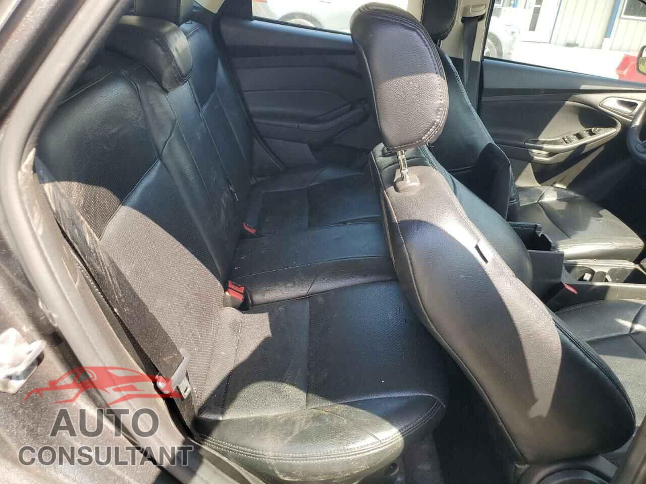 FORD FOCUS 2018 - 1FADP3M24JL296091
