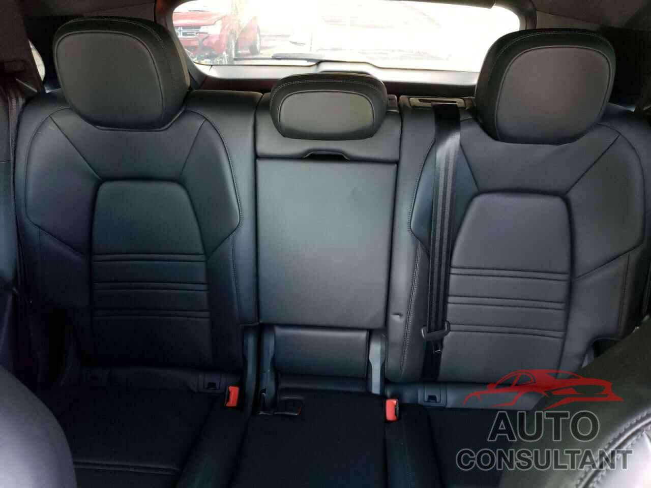 PORSCHE CAYENNE 2019 - WP1AA2AY8KDA15938