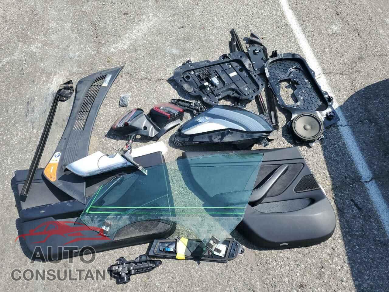 TESLA MODEL 3 2018 - 5YJ3E1EA9JF013743