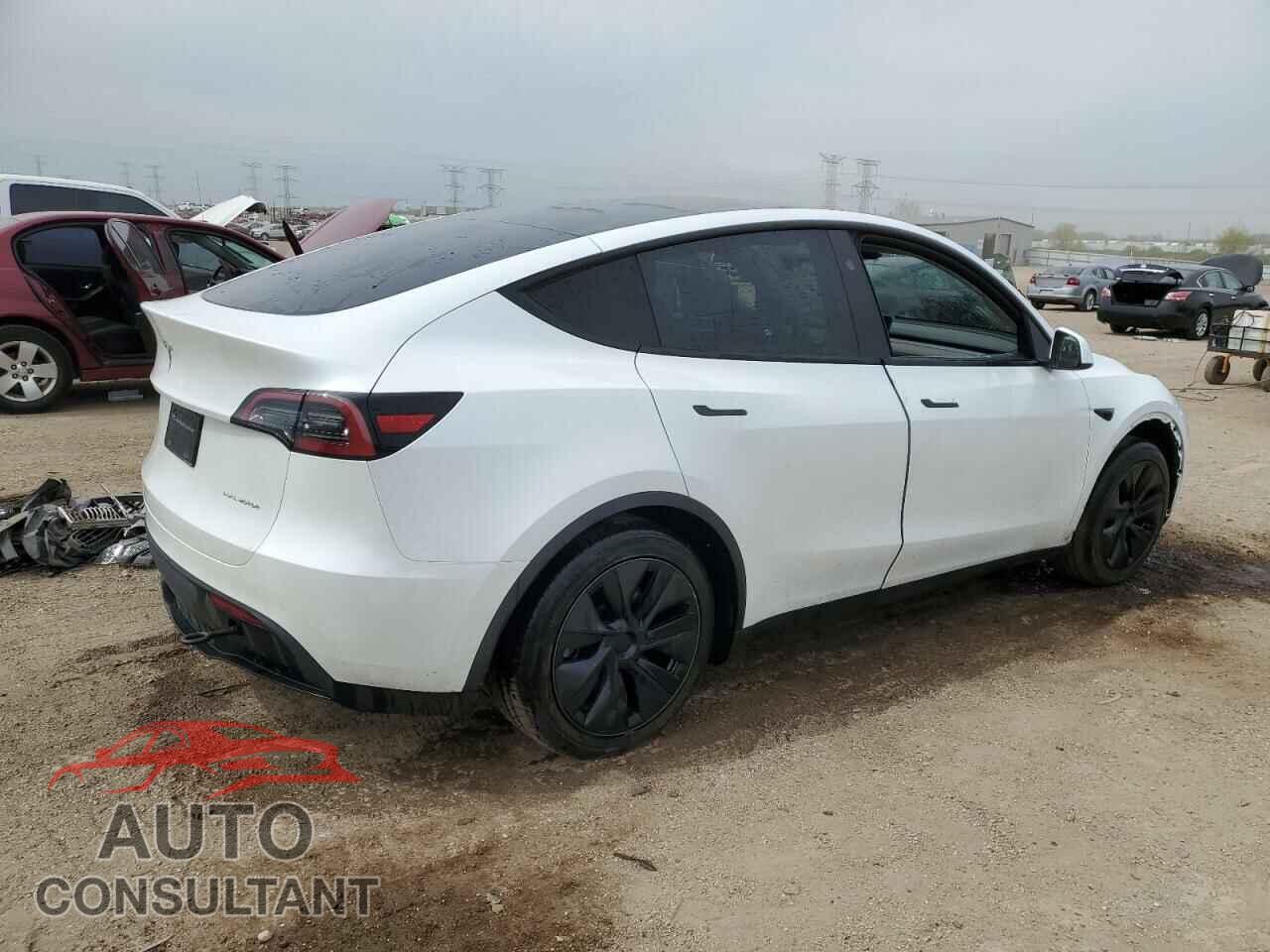 TESLA MODEL Y 2024 - 7SAYGAEE2RF207192
