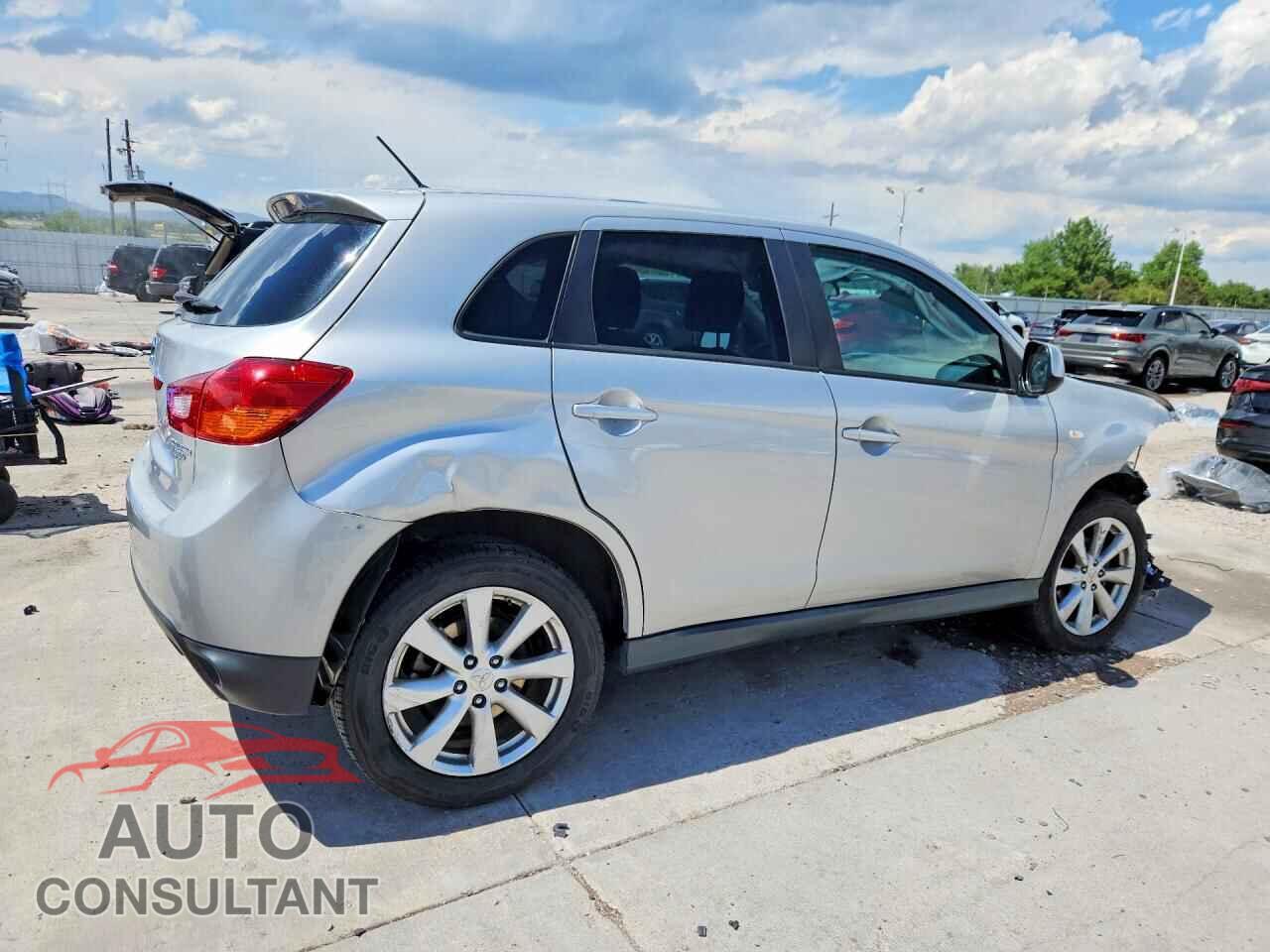 MITSUBISHI OUTLANDER 2015 - 4A4AP3AU8FE021265