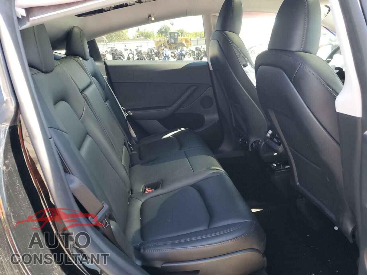 TESLA MODEL Y 2023 - 7SAYGAEEXPF769578