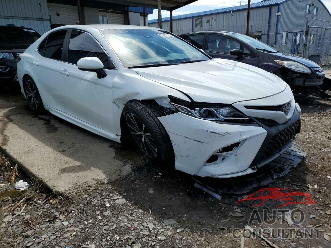 TOYOTA CAMRY 2018 - 4T1B11HK7JU092800