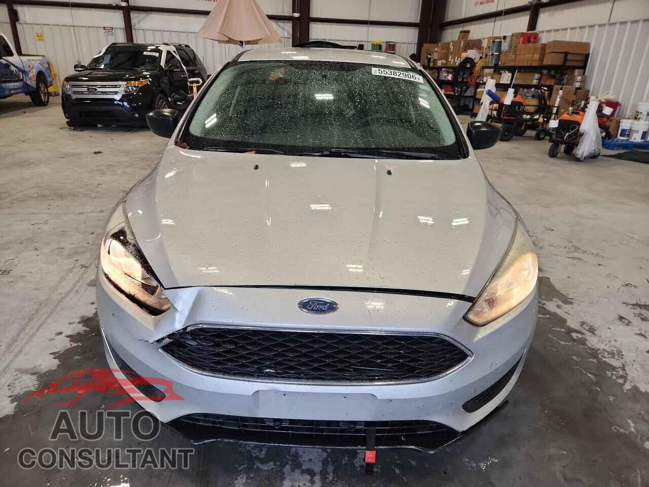 FORD FOCUS 2017 - 1FADP3E20HL220991
