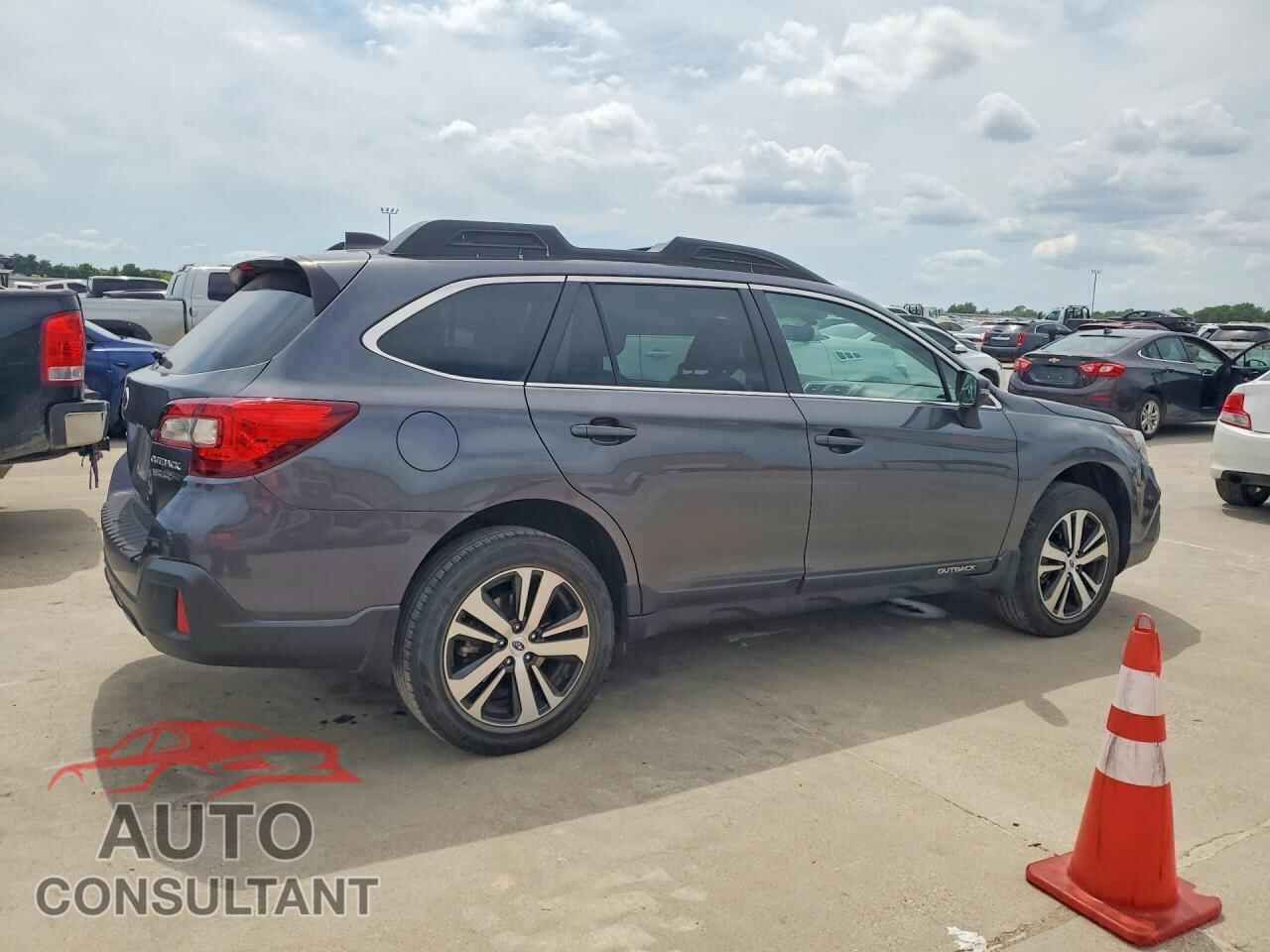 SUBARU OUTBACK 2018 - 4S4BSENC0J3325858
