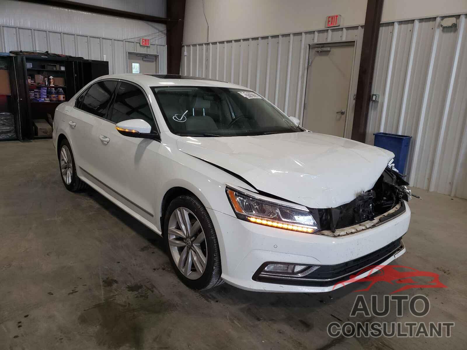 VOLKSWAGEN PASSAT 2017 - 1VWGT7A37HC065748