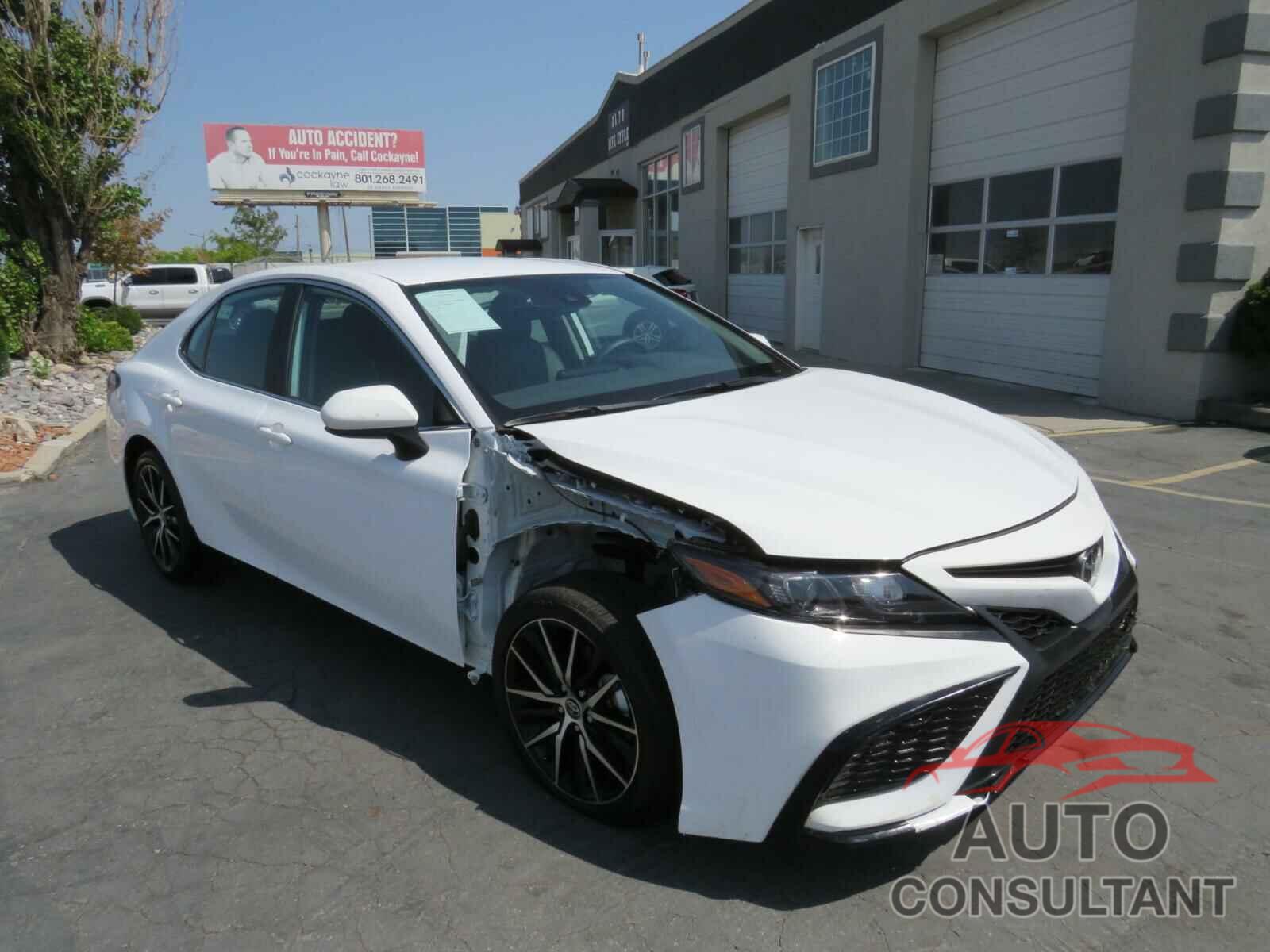 TOYOTA CAMRY 2021 - 4T1G11AK2MU572991