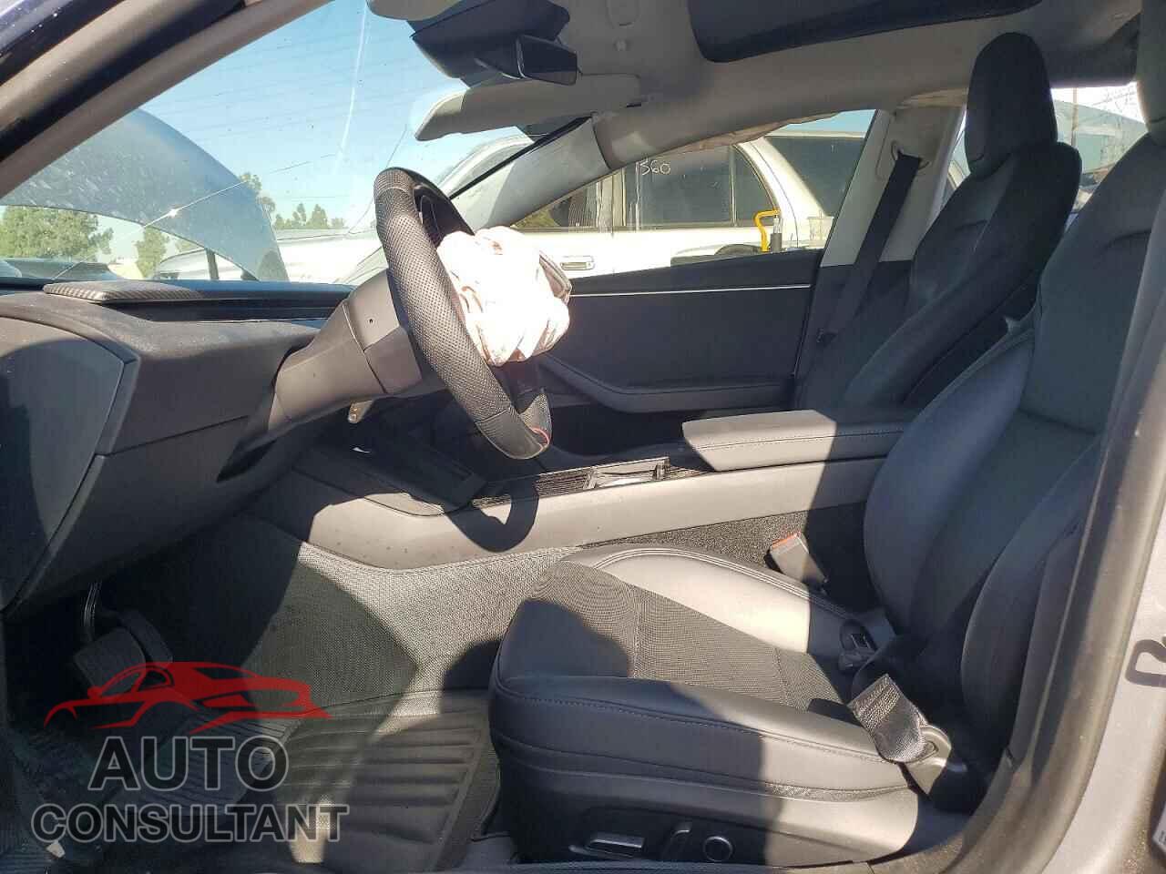 TESLA MODEL 3 2025 - 5YJ3E1EB3SF927285