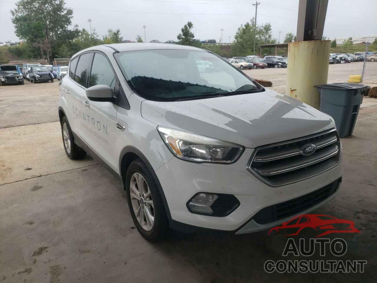 FORD ESCAPE 2017 - 1FMCU0GD8HUA15842
