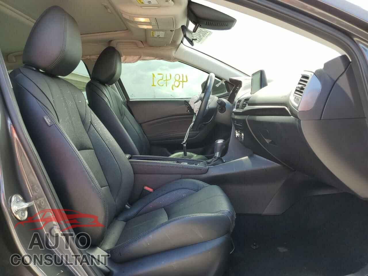 MAZDA 3 2018 - 3MZBN1W34JM158564