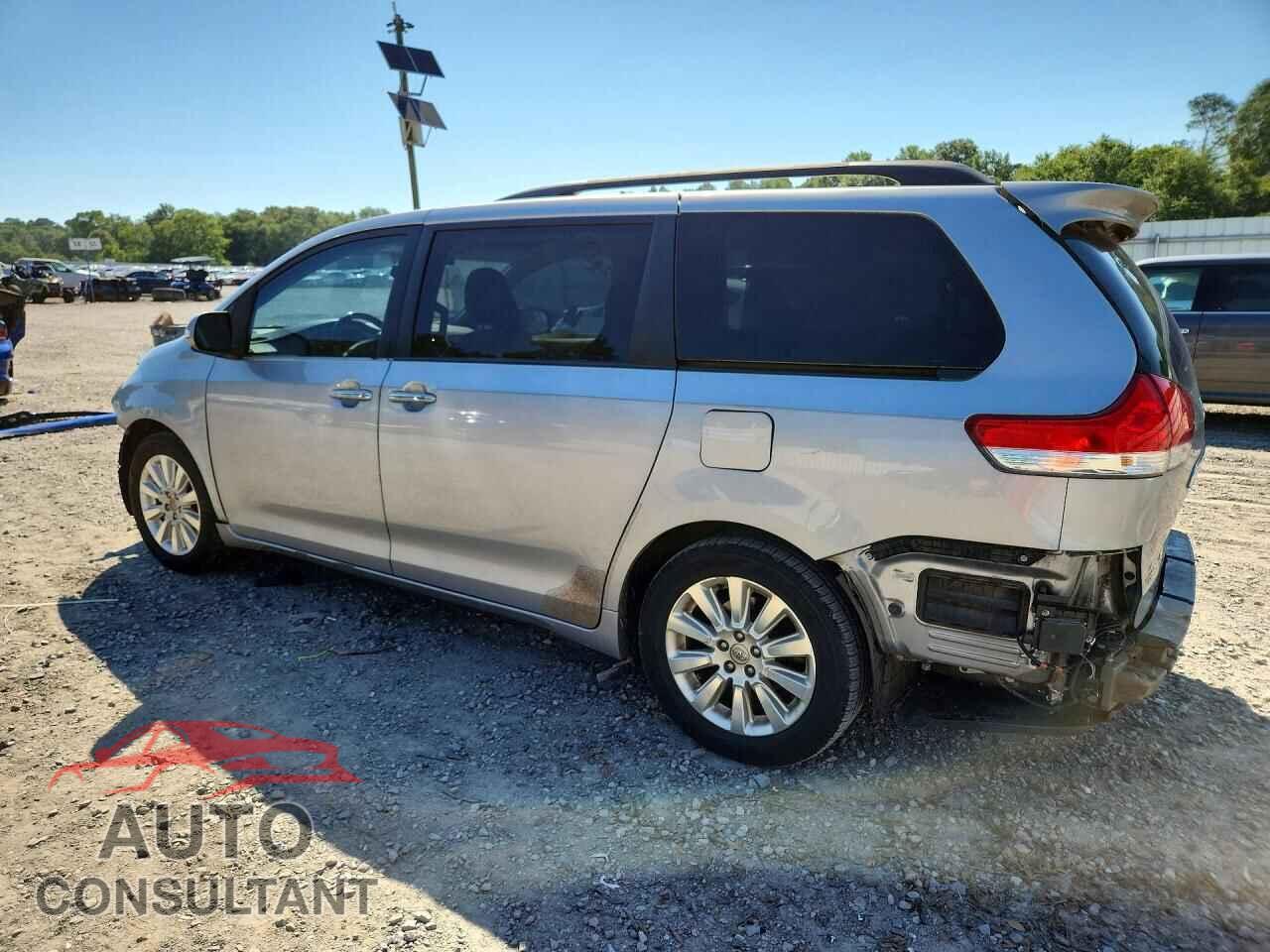 TOYOTA SIENNA 2014 - 5TDYK3DC6ES493402
