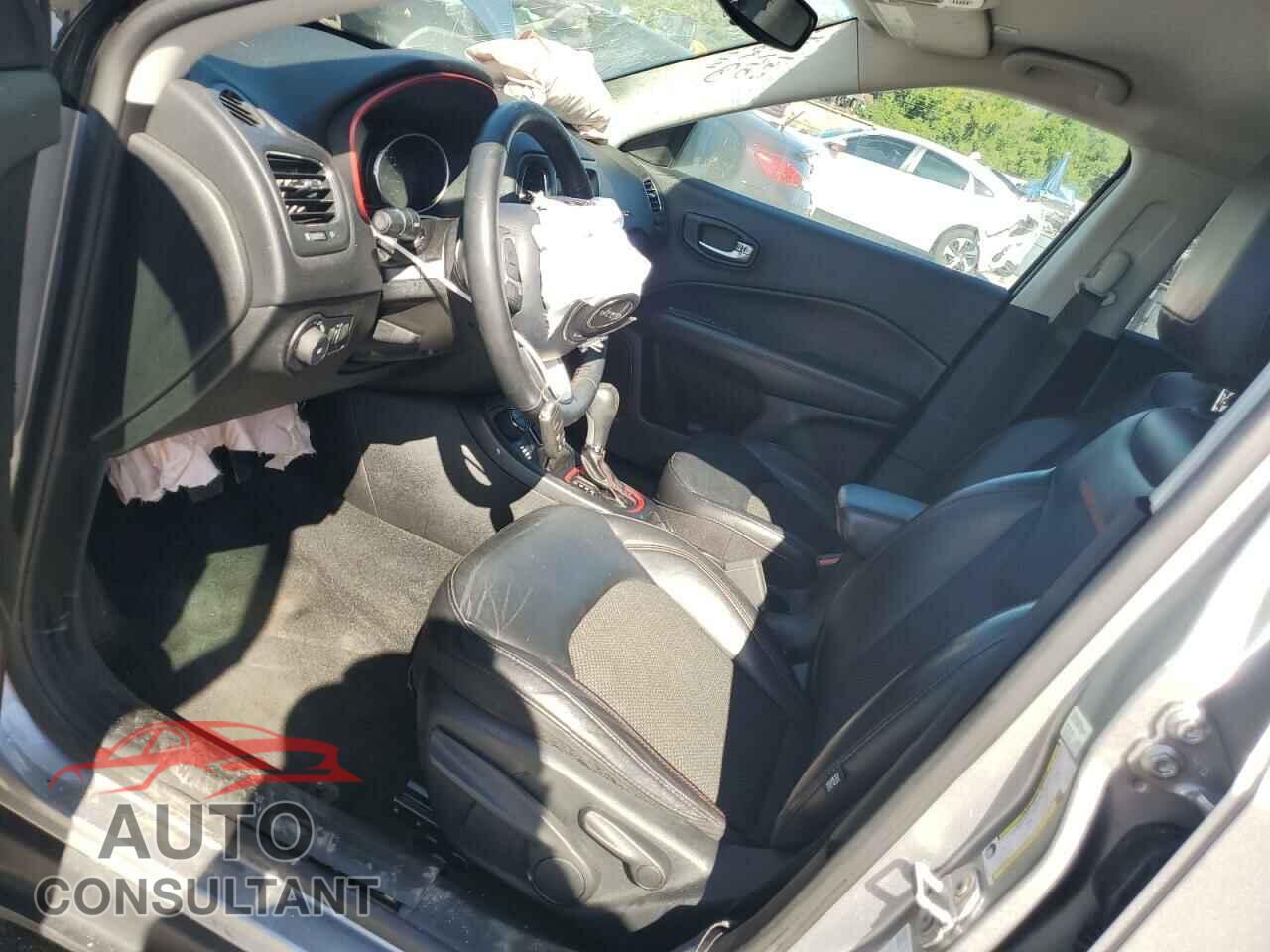 JEEP COMPASS 2019 - 3C4NJDDB2KT628752