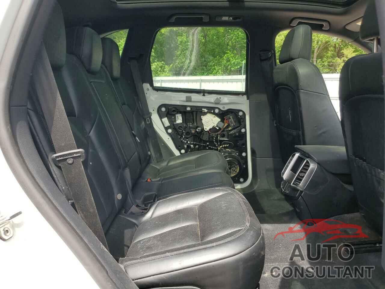 PORSCHE CAYENNE 2018 - WP1AA2A24JKA01041