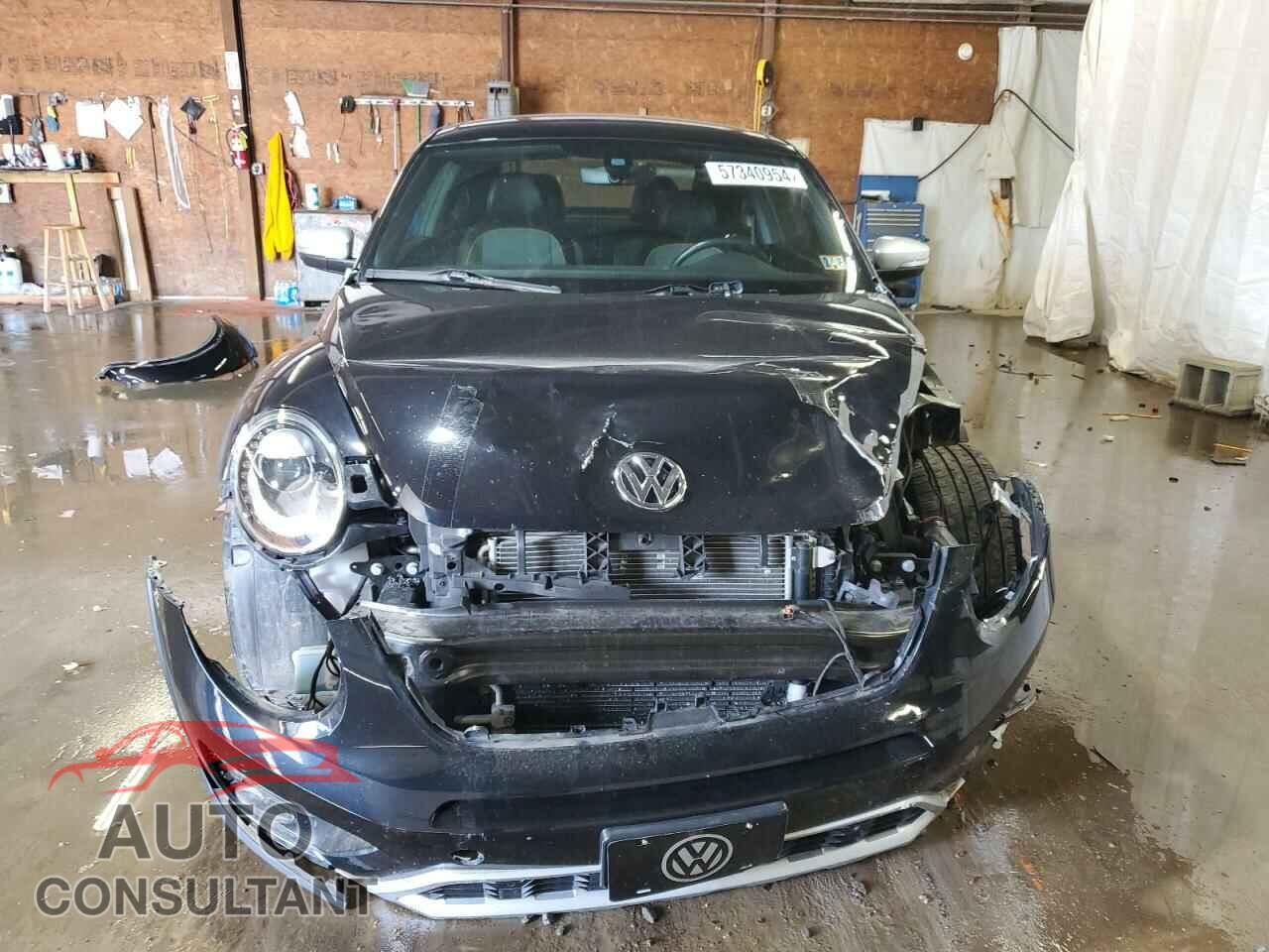 VOLKSWAGEN BEETLE 2018 - 3VWSD7AT2JM706123