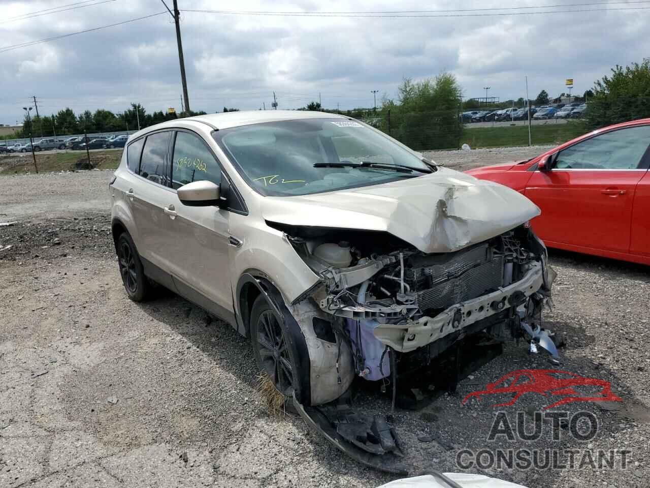 FORD ESCAPE 2017 - 1FMCU0GDXHUD17150