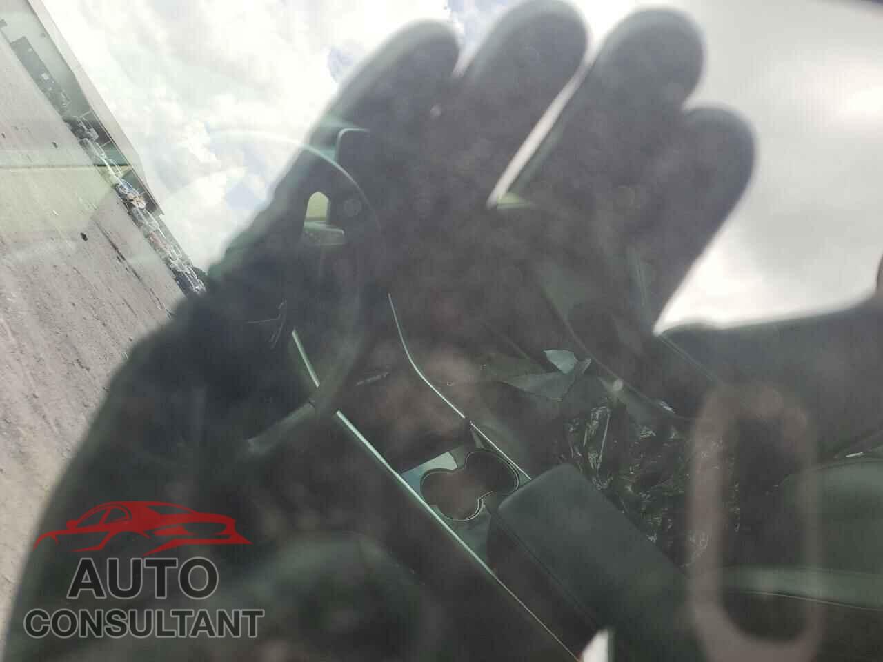 TESLA MODEL 3 2018 - 5YJ3E1EA9JF076860