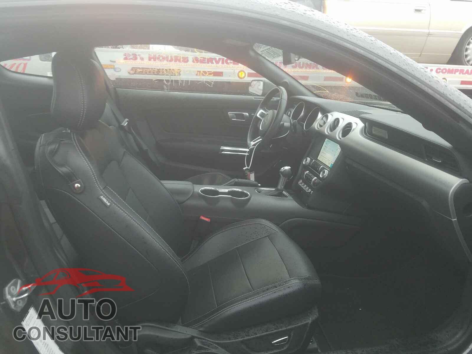 FORD MUSTANG 2019 - 1FA6P8CFXK5161908