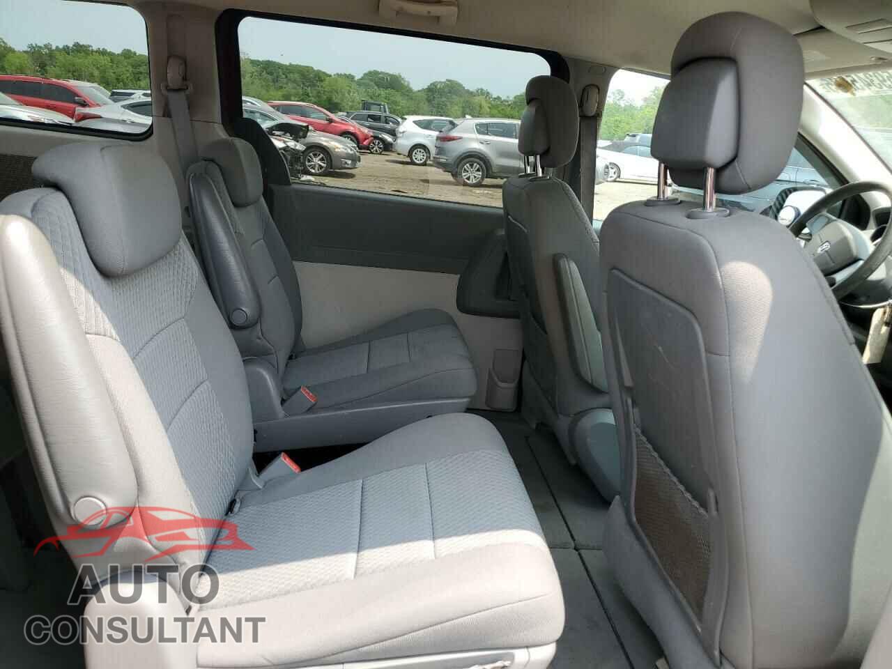 DODGE CARAVAN 2010 - 2D4RN4DE3AR371315