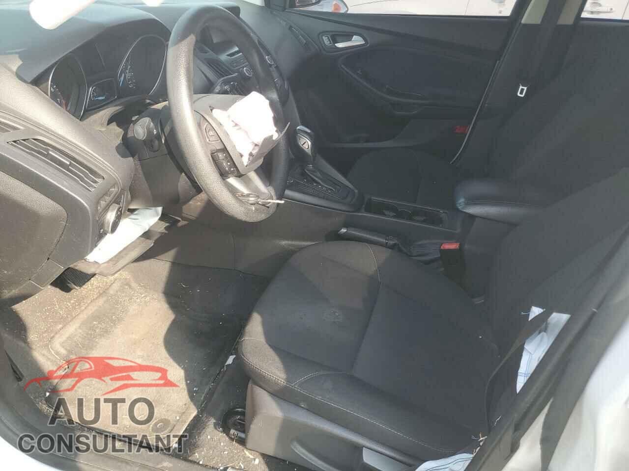 FORD FOCUS 2016 - 1FADP3F23GL404271
