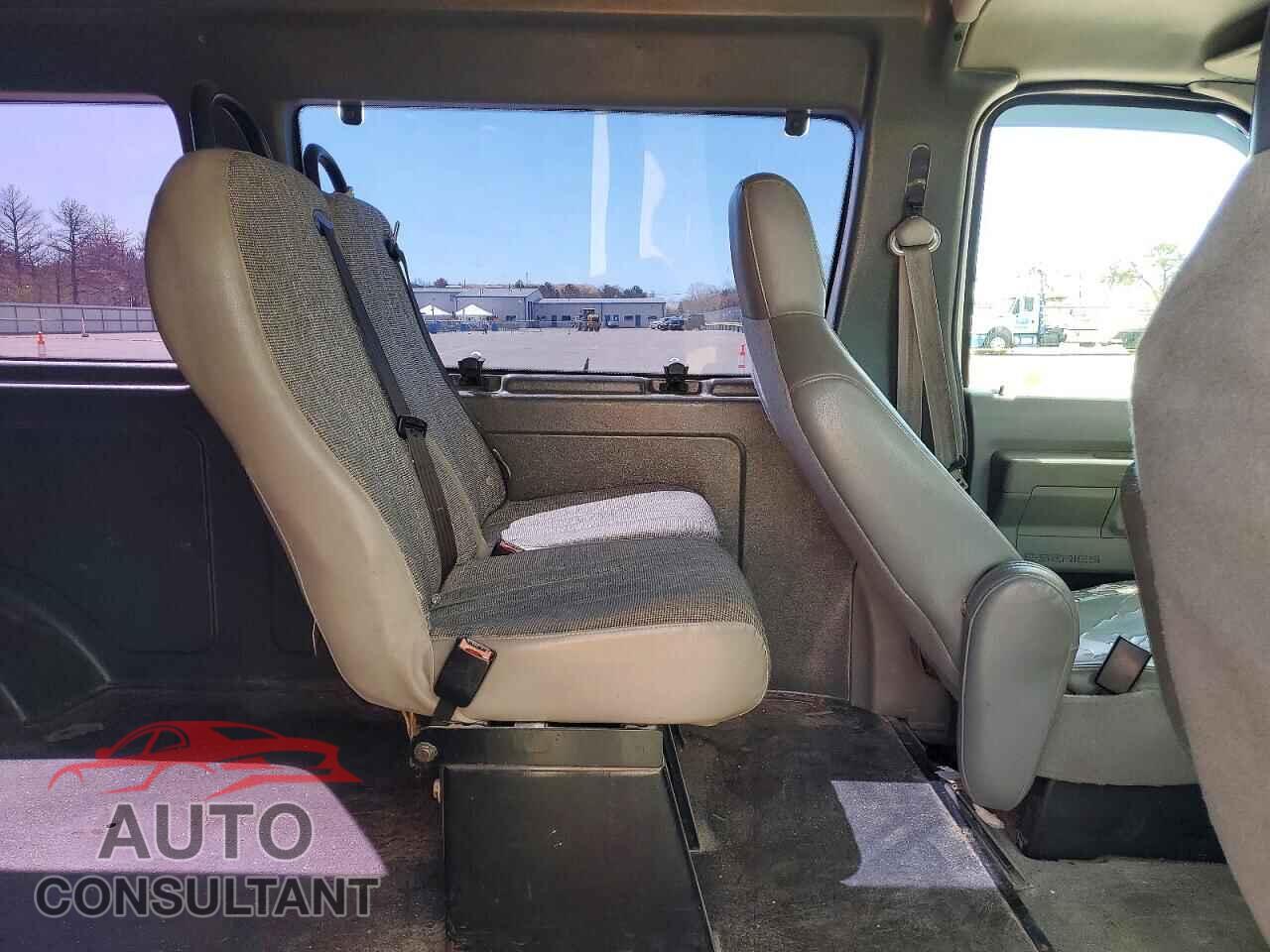 FORD ECONOLINE 2010 - 1FTNS2EW4ADA17371