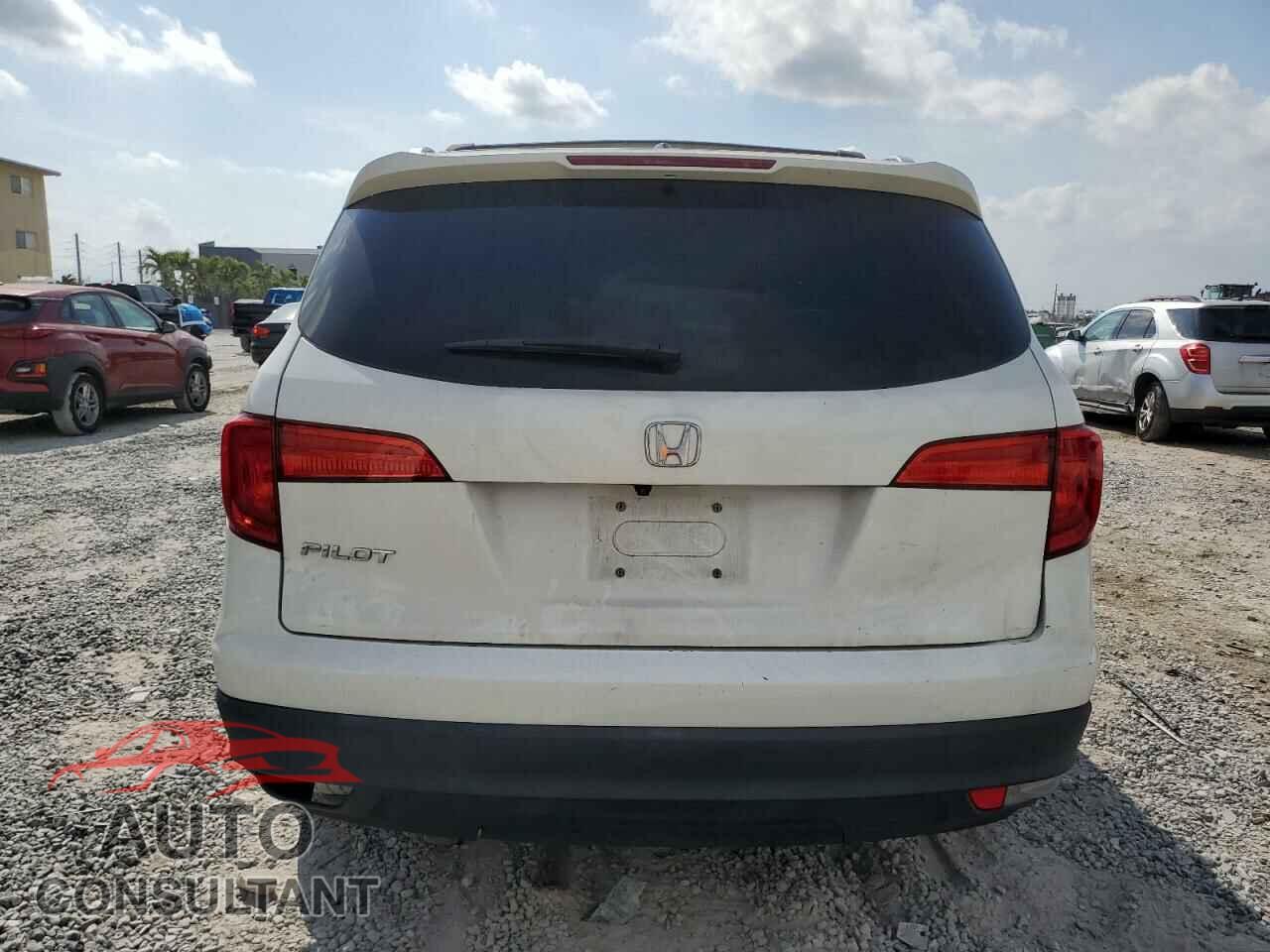 HONDA PILOT 2017 - 5FNYF5H58HB002977