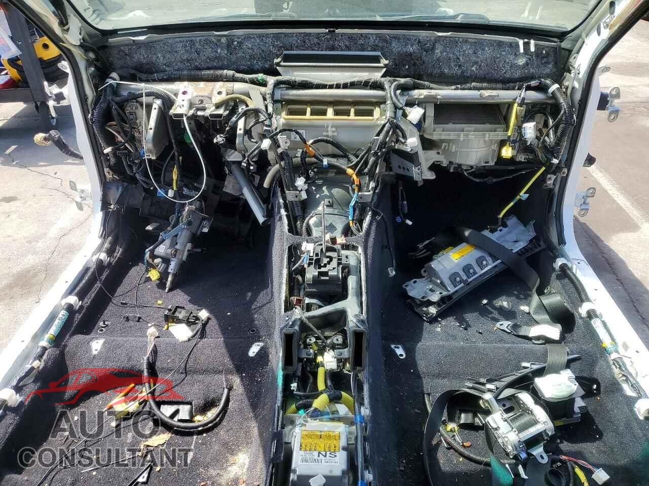 LEXUS IS 2011 - JTHBF5C20B2100560