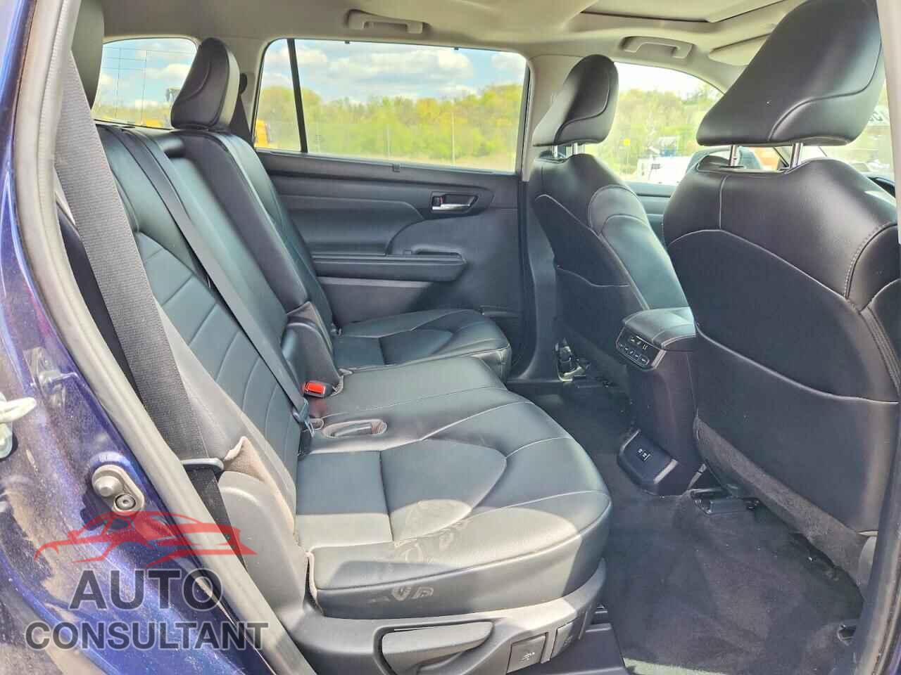 TOYOTA HIGHLANDER 2021 - 5TDHZRBH3MS160666