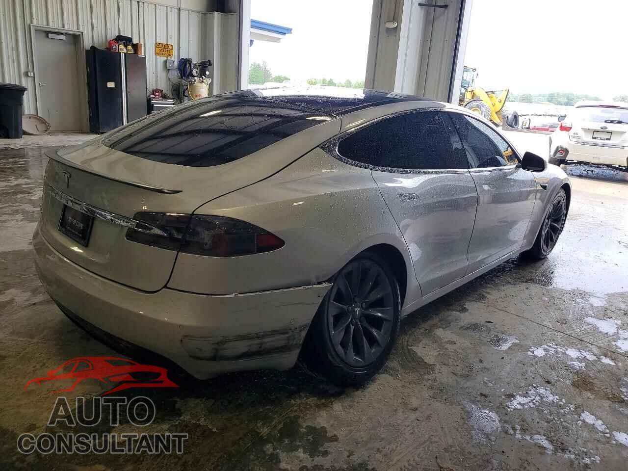 TESLA MODEL S 2018 - 5YJSA1E23JF275399
